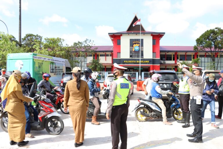 Satlantas Polresta Barelang dan Dispenda Gelar Razia bersama.
