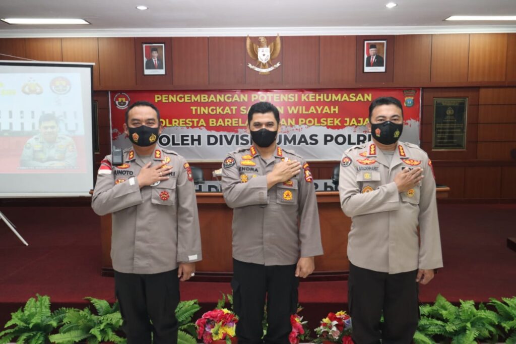 Tim Pensatwil divisi humas <a href='https://beritabatam.com/tag/polri/' src=