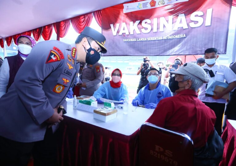 Kapolri Memberikan Imbauan ke Masyarakat agar Tidak Panik Untuk Menghadapi Lonjakan Covid- 19