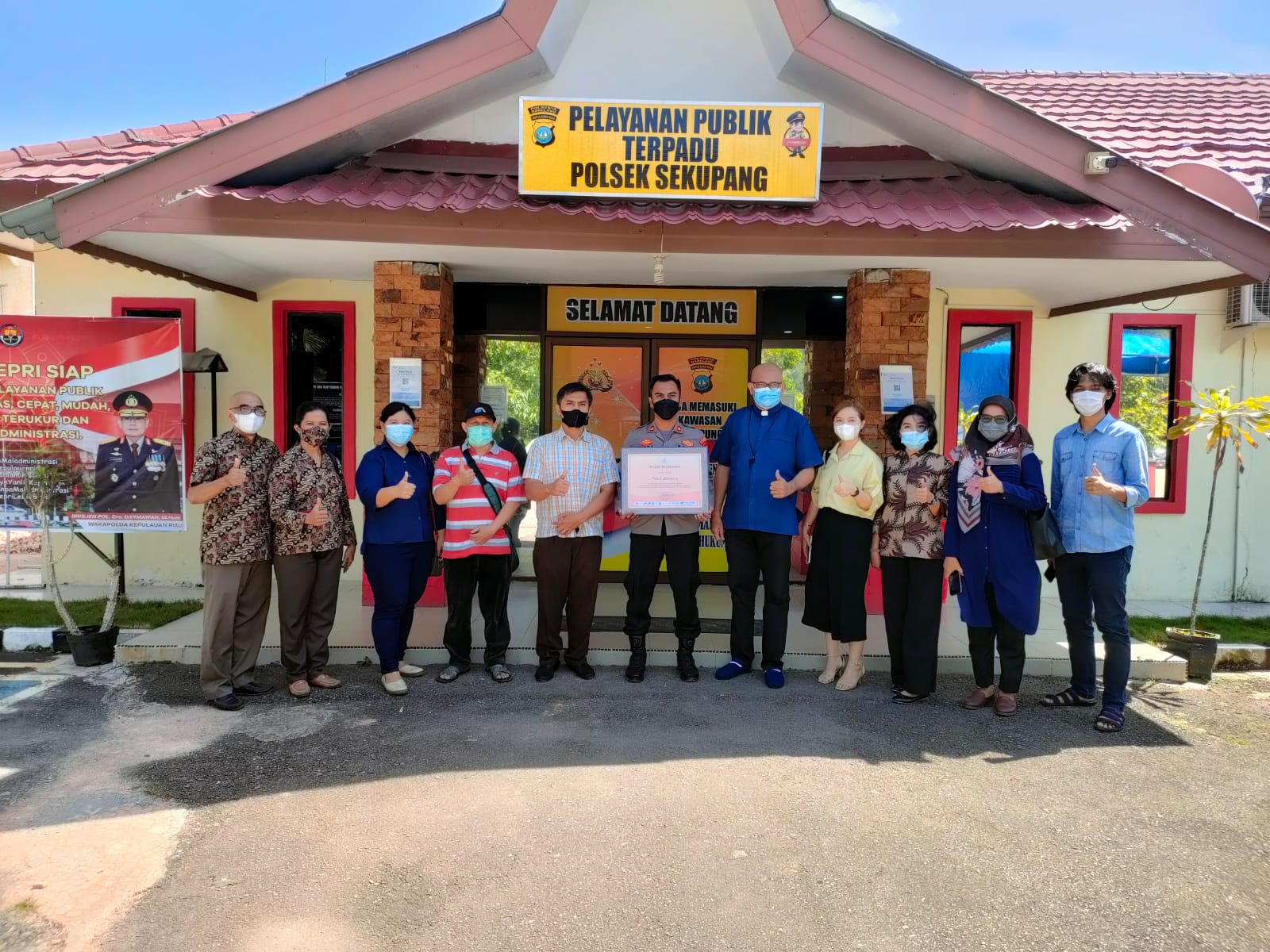 Polsek Sekupang Menerima Penghargaan dari LSM Jaringan Peduli Migran