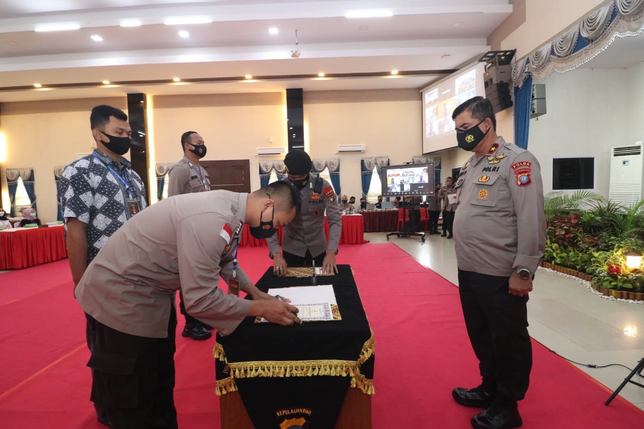 Penandatanganan Pakta Integritas Etika Polri dan Komitmen Bebas Narkoba